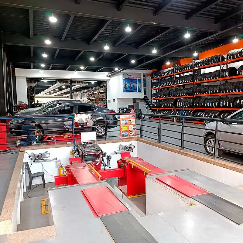 venta de cauchos, montaje, alineación y balanceo computarizado.